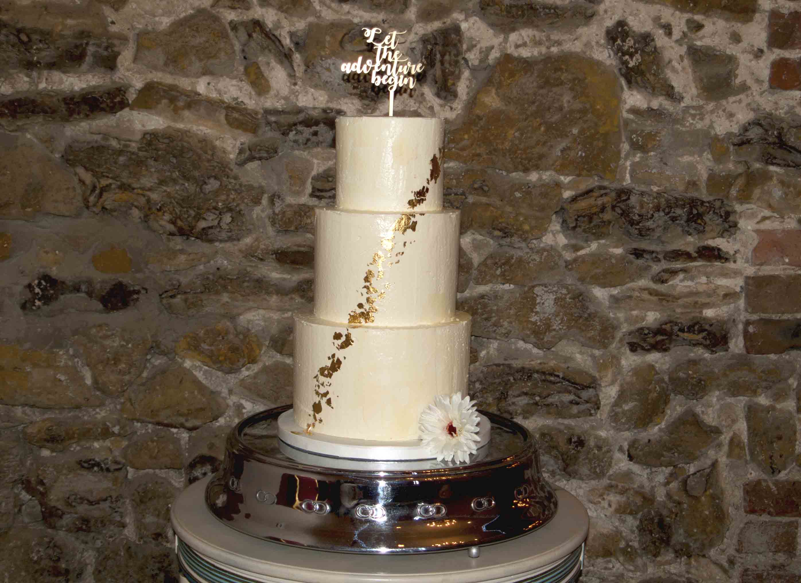 Buttercream Cake Choosing Your Wedding Cake Guest Blog Post Ellies Cakery Wymondham Vintage Partyware Wedding Decoration Prop Hire Norfolk